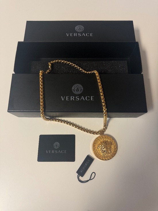 Versace Other - Versace goldtone medusa pendant and chain